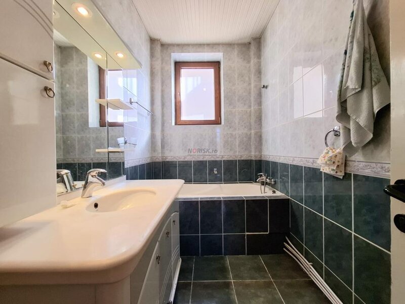 Hala Traian, 3 camere, 106 mp, centrala